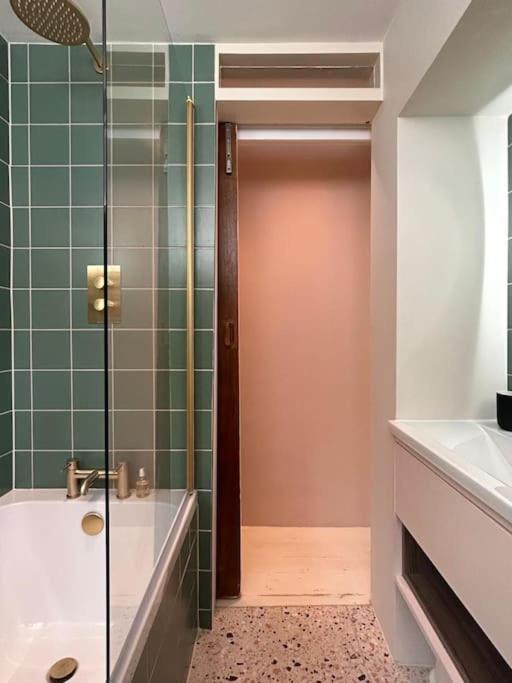 The Courtyard - Garden Flat Near Seafront Apartment Brighton