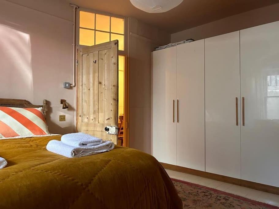 The Courtyard - Garden Flat Near Seafront Apartment Brighton